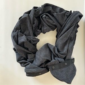 LuluLemon Vinyasa Snap Scarf